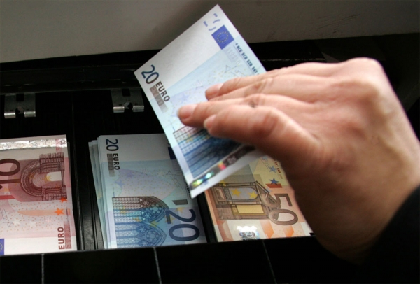 Έσοδα ύψους 650 εκατ. ευρώ εισέπραξε το Δημόσιο τον Σεπτέμβρη  - Media