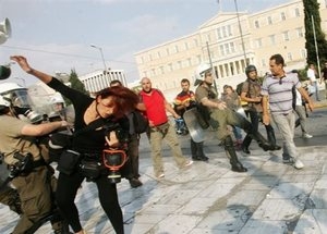 ΜΑΤ vs ΜΜΕ - Media