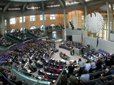 Αναγκαία η ολομέλεια της Γερμανικής βουλής για αποφάσεις σχετικά με τον EFSF  - Media