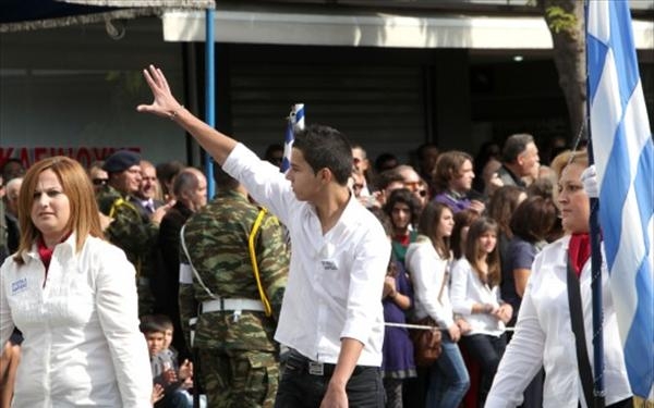 «Ανοιχτοχέρης» νεανίας  - Media