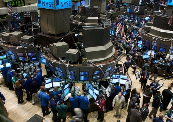 Βουτιά στην Wall Street - Media