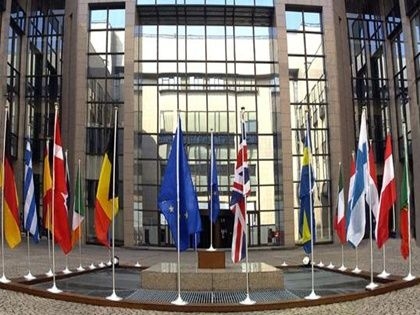 Κομισιόν: Η θέση της Ελλάδας είναι στην ευρωζώνη - Media