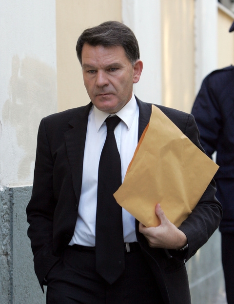 «Τα λαμόγια πίνουν τον καφέ τους στο Μόντε Κάρλο» - Media