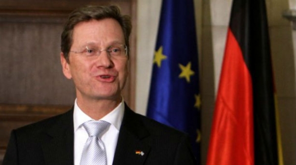 Βεστερβέλε: Η Ελλάδα πρέπει να παραμείνει στο ευρώ - Media