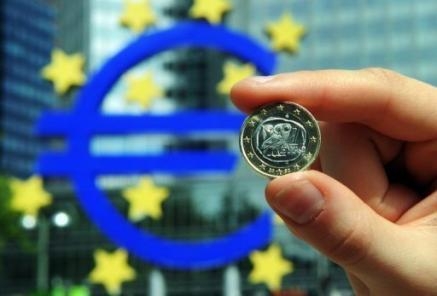 Κρίσιμη εβδομάδα εξελίξεων για το ευρώ - Media
