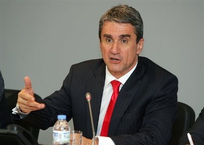 Ο Λοβέρδος στηρίζει Βαλβέρδε - Media