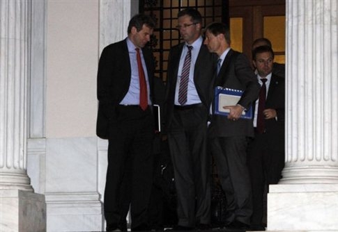 Συνάντηση Παπαδήμου με τρόικα - Media