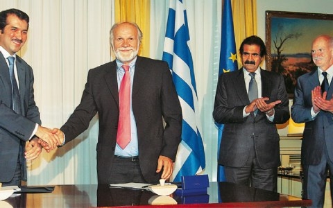 Ο ΓΑΠ, ο Μπόμπολας και ο χρυσός - Media