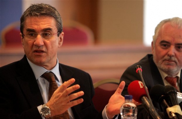 Μείωση 12% στις συντάξεις ετοιμάζουν Λοβέρδος - Κουτρουμάνης - Media