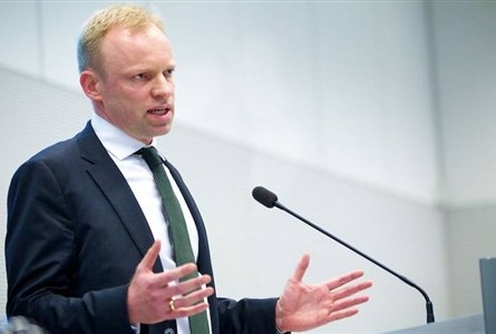 Φούεστ: Η Ελλάδα είναι ήδη χρεοκοπημένη - Media
