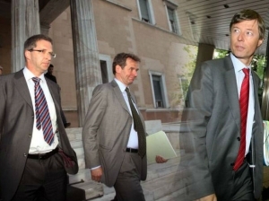 Ολοκληρώθηκε η συνάντηση Παπαδήμου - τρόικας - Media