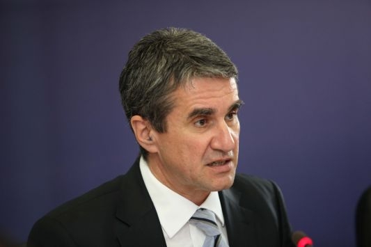 Μέτρα για τη μείωση της φαρμακευτικής δαπάνης εξήγγειλε ο Λοβέρδος - Media
