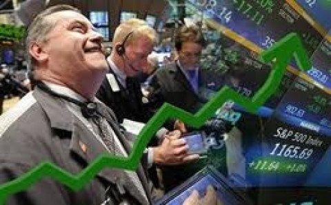 Ράλι στο Χρηματιστήριο λόγω της υπερψήφισης του νέου μνημονίου - Media