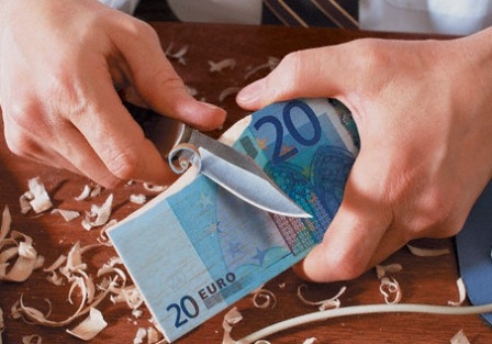 Μειώνονται κύριες και επικουρικές για εξοικονόμηση 100 εκατ. ευρώ - Media