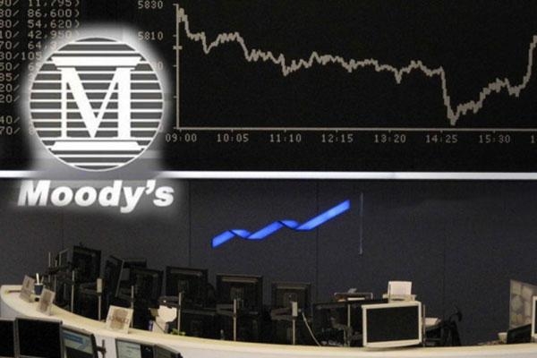 Moody’s: Υψηλός ο κίνδυνος χρεοκοπίας της Ελλάδας - Media