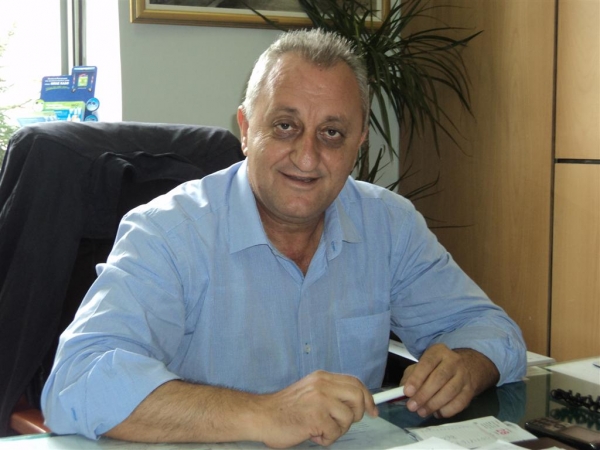 Φεύγει από το ΠΑΣΟΚ και πάει στην Κατσέλη - Media