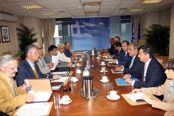 Η «εναλλακτική τρόικα» στα γραφεία της ΕΣΕΕ - Media