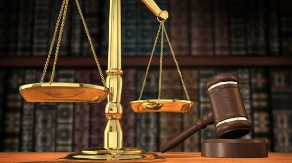 Στη Δικαιοσύνη κατά της Ελλάδα ενδέχεται να προσφύγουν κάποια hedge funds - Media
