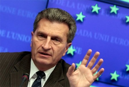 Η Ελλάδα πρέπει να αξιοποιήσει την ηλιακή ενέργεια, υποστηρίζει ο Έτινγκερ - Media