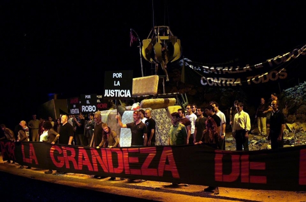 «Η άνοδος και η πτώση της πόλης Μαχαγκόνυ»  - Media