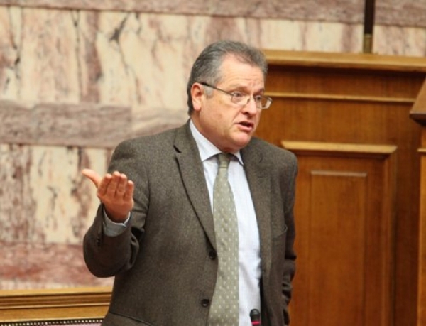 Απόσυρση της διάταξης για τους τακτοποιημένους ημιυπαίθριους εισηγείται ο Οικονόμου - Media