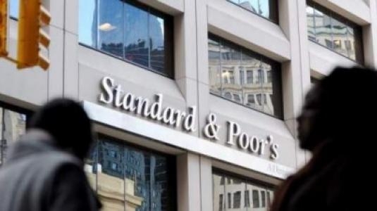 S&P: Η Ελλάδα θα αναγκαστεί να προχωρήσει σε νέα αναδιάρθρωση χρέους - Media