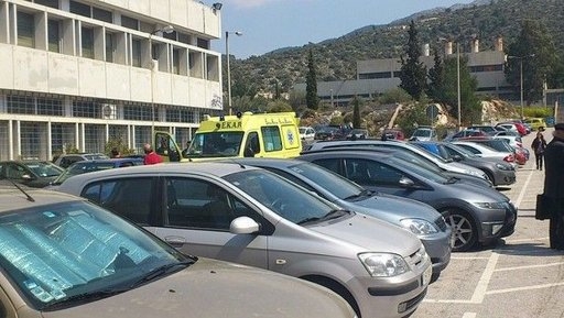 Μέλη της Χρυσής Αυγής επιτέθηκαν και τραυμάτισαν φοιτητές στο Μαθηματικό Αθήνας - Media