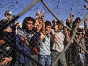 Αντίθετη με τα κέντρα κράτησης μεταναστών η Περιφέρεια Θεσσαλίας - Media