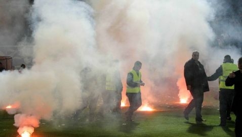 Γεμάτο "πολεμοφόδια" το γήπεδο του ΟΦΗ - Media