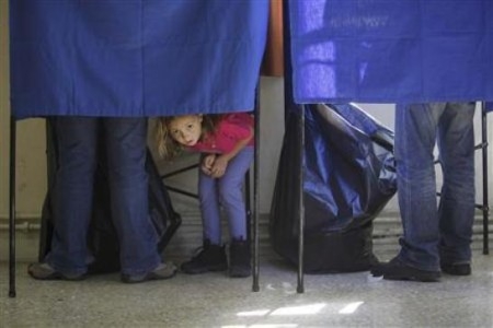 Στα 500 ευρώ το εκλογικό επίδομα - Media