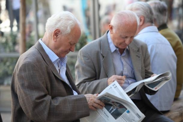 Ποιοι συνταξιούχοι γλιτώνουν το ψαλίδι στις συντάξεις - Media