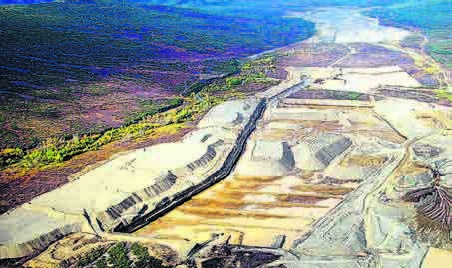 Οι χρυσοθήρες με τις κουκούλες - Media