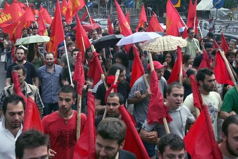 Συγκέντρωση διαμαρτυρίας του ΚΚΕ το βράδυ - Media