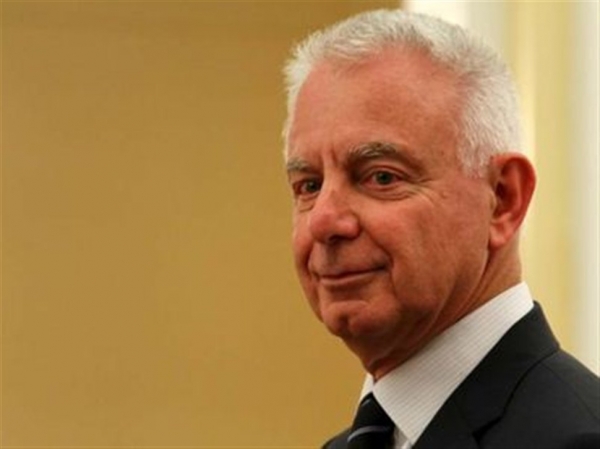 Συναντήσεις με Μέρκελ και Ολάντ είχε ο Π.Πικραμμένος - Media