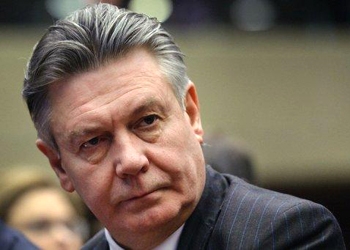 Ντε Χουχτ: Παρερμηνεύθηκαν οι δηλώσεις μου περί εξόδου της Ελλάδας από το ευρώ - Media