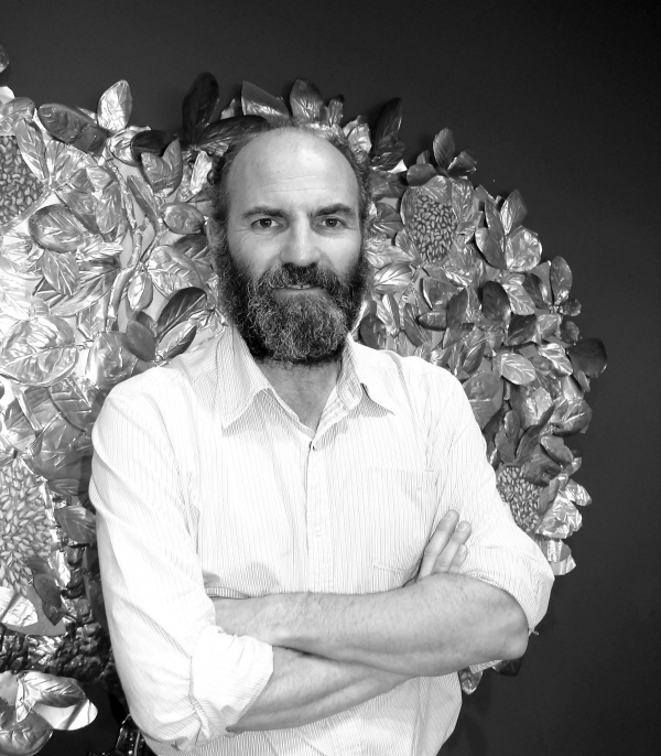 Ακύλλας Καραζήσης: «Η Ελλάδα είναι ένα έθνος με νευρώσεις, ταμπού και απωθημένα» - Media
