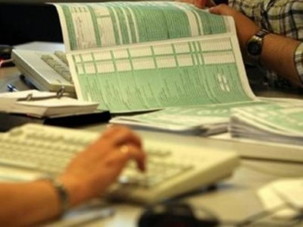 Υπ. Οικονομικών: Επειγόντως κατασχέσεις για χρέη άνω των 3.000 ευρώ! - Media