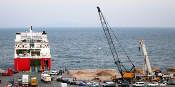 Κανονικά τα δρομολόγια των πλοίων από Πειραιά, Ραφήνα και Λαύριο    - Media