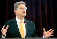 Βεστερβέλε: Δεν είναι διαπραγματεύσιμη η ουσία του μνημονίου - Media