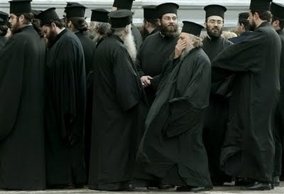Οι παπάδες αστυνόμοι της τέχνης  - Media