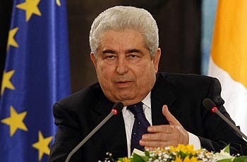 Η Κύπρος παραμένει σταθερή στο αίτημα για στήριξη λέει ο Χριστόφιας - Media