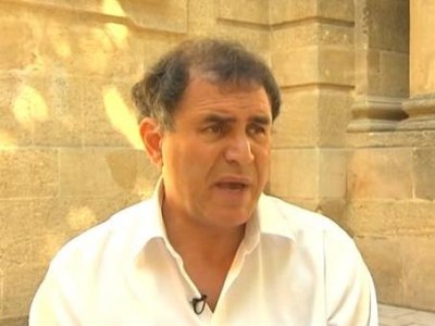 Ρουμπινί: Κρεμάστε έναν τραπεζίτη! - Media