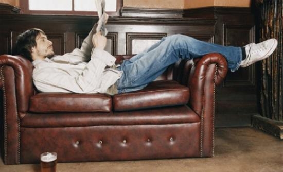 «Δεν σηκωνόμαστε από τους καναπέδες, κουφάλες καρεκλάτοι»! - Media