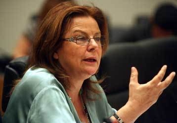 Ευθείες βολές Λ. Κατσέλη κατά της μνημονιακής πολιτικής - Media