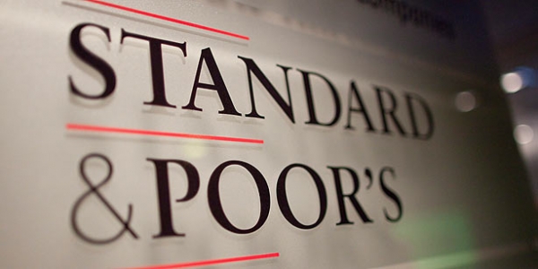 S&P: Υποβάθμισε την προοπτική αξιολόγησης του ελληνικού χρέους - Media