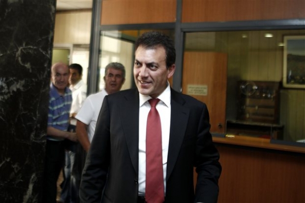Βρούτσης: Δυσάρεστη αλλά αναγκαία η περικοπή των συντάξεων - Media