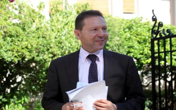 Σύσκεψη Στουρνάρα για την φοροδιαφυγή - Media