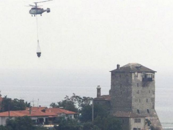 Σε εξέλιξη για τέταρτη μέρα η φωτιά στο Άγιο Όρος   - Media