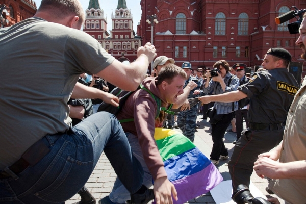 Δικαστήριο απαγόρευσε στη Μόσχα το gay pride για 100 χρόνια! - Media