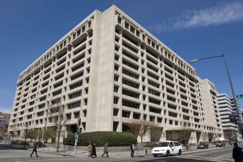 Συζητούν «μαχαίρι» στα δώρα των συνταξιούχων - Media